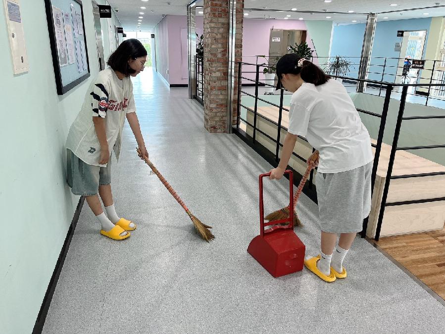 25.06.07_정기회의 (11).jpg